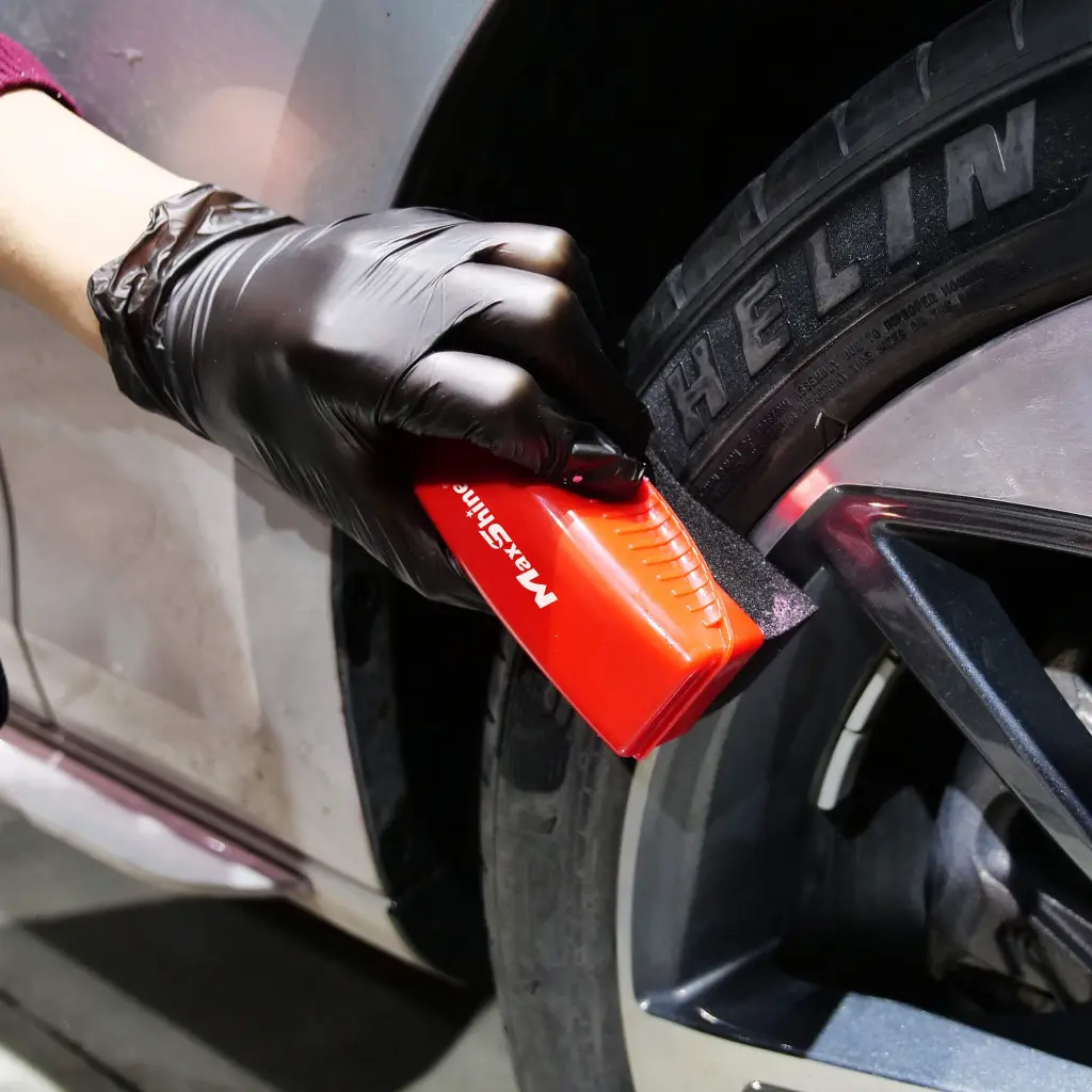 MAXSHINE DRESSING & PROTECTANT APPLICATOR - Aplikators riepām5.webp