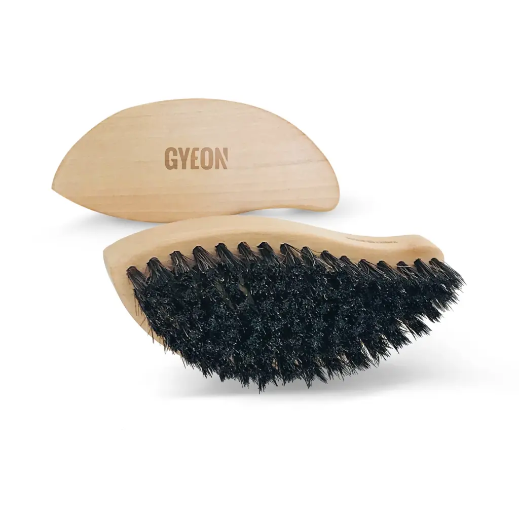 GYEON Q²M LeatherBrush Ādas tīrīšanas birste